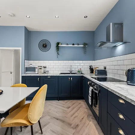 Апартаменты The Beautiful Grape Lane Duplex - Harbour Views *
